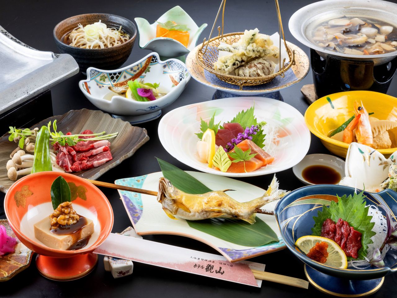 賑やかな彩りの新鮮お料理