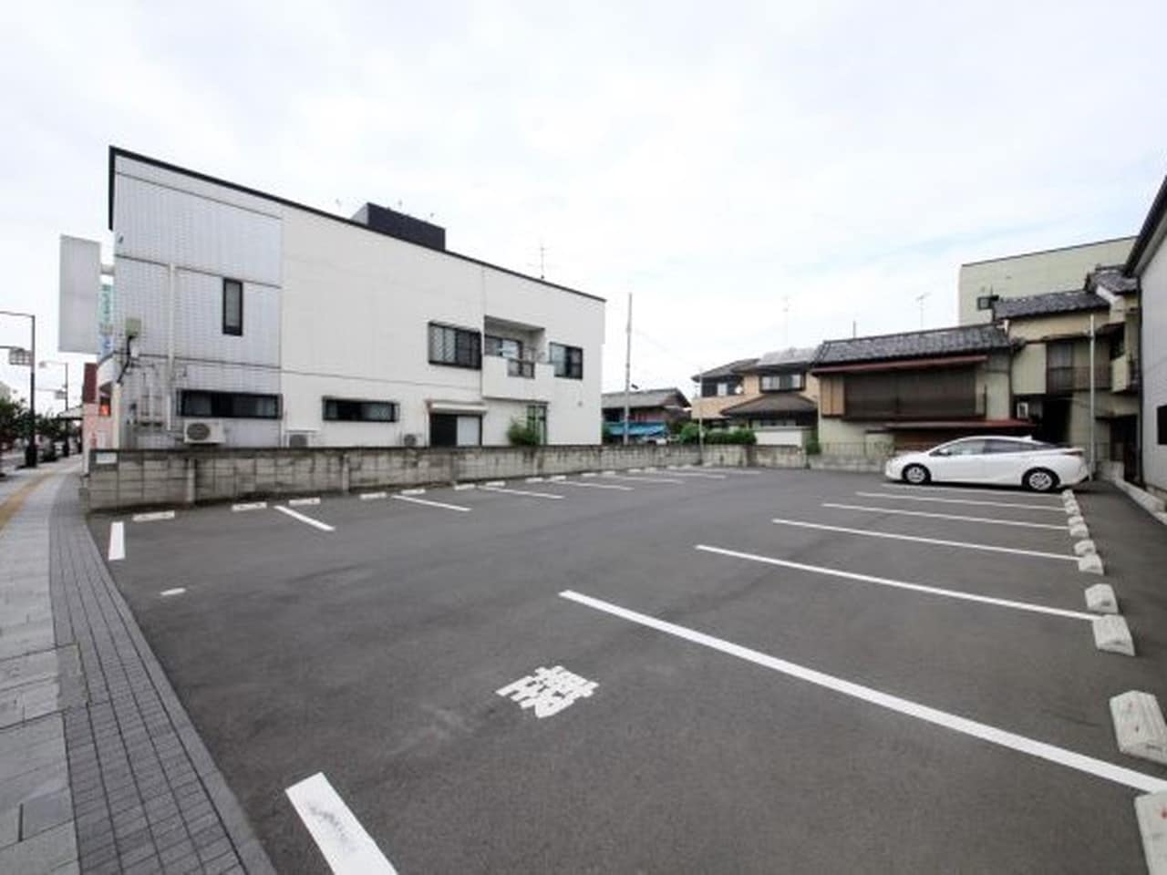 大型駐車可能な無料駐車場（ご予約制）