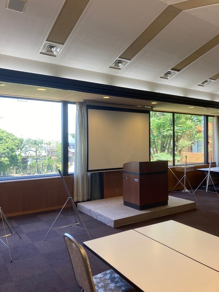 会議室（ステージ設置）