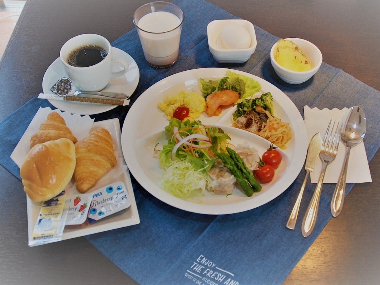 朝食