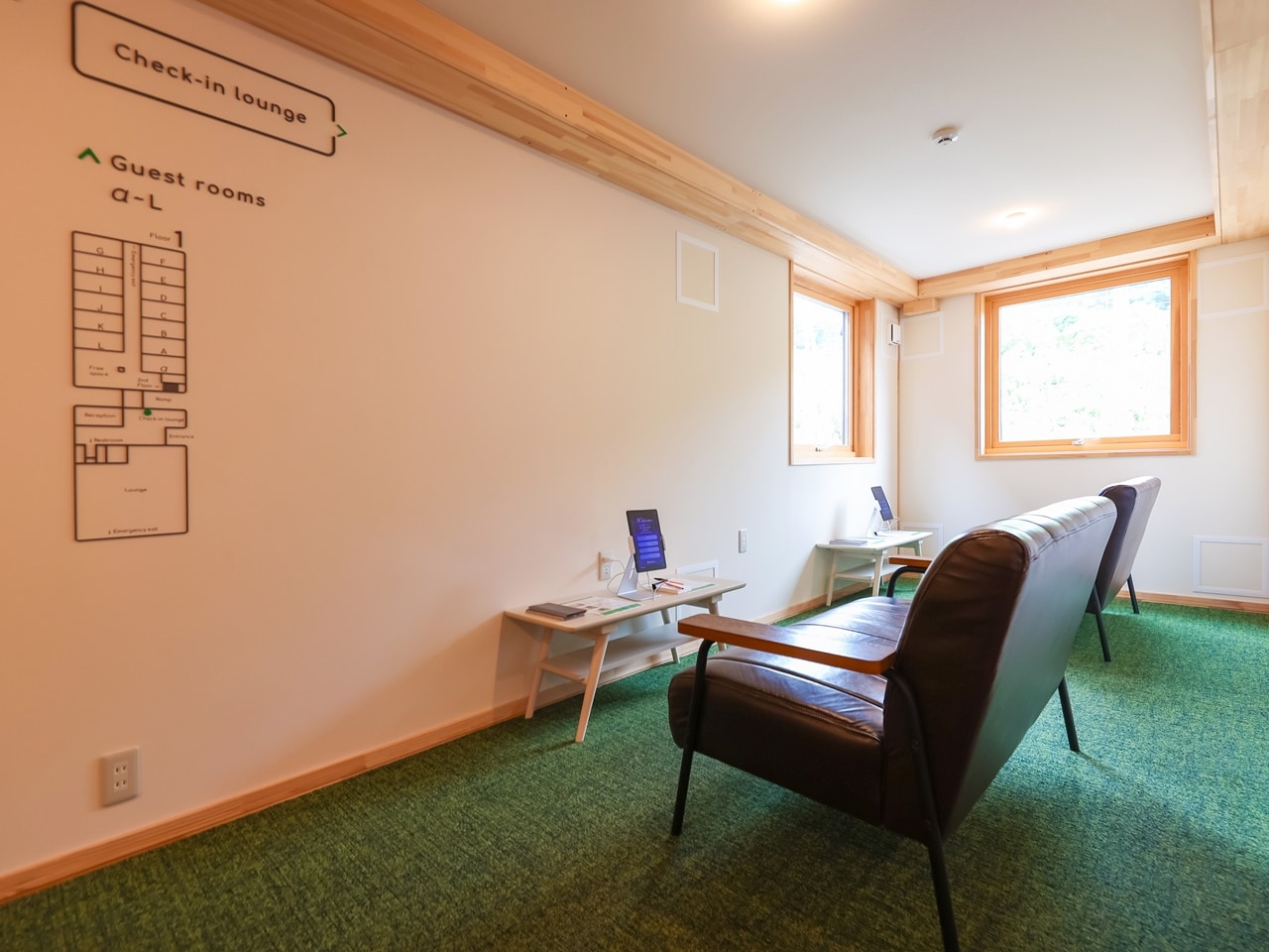 フロントロビーにあるチェックインタブレット