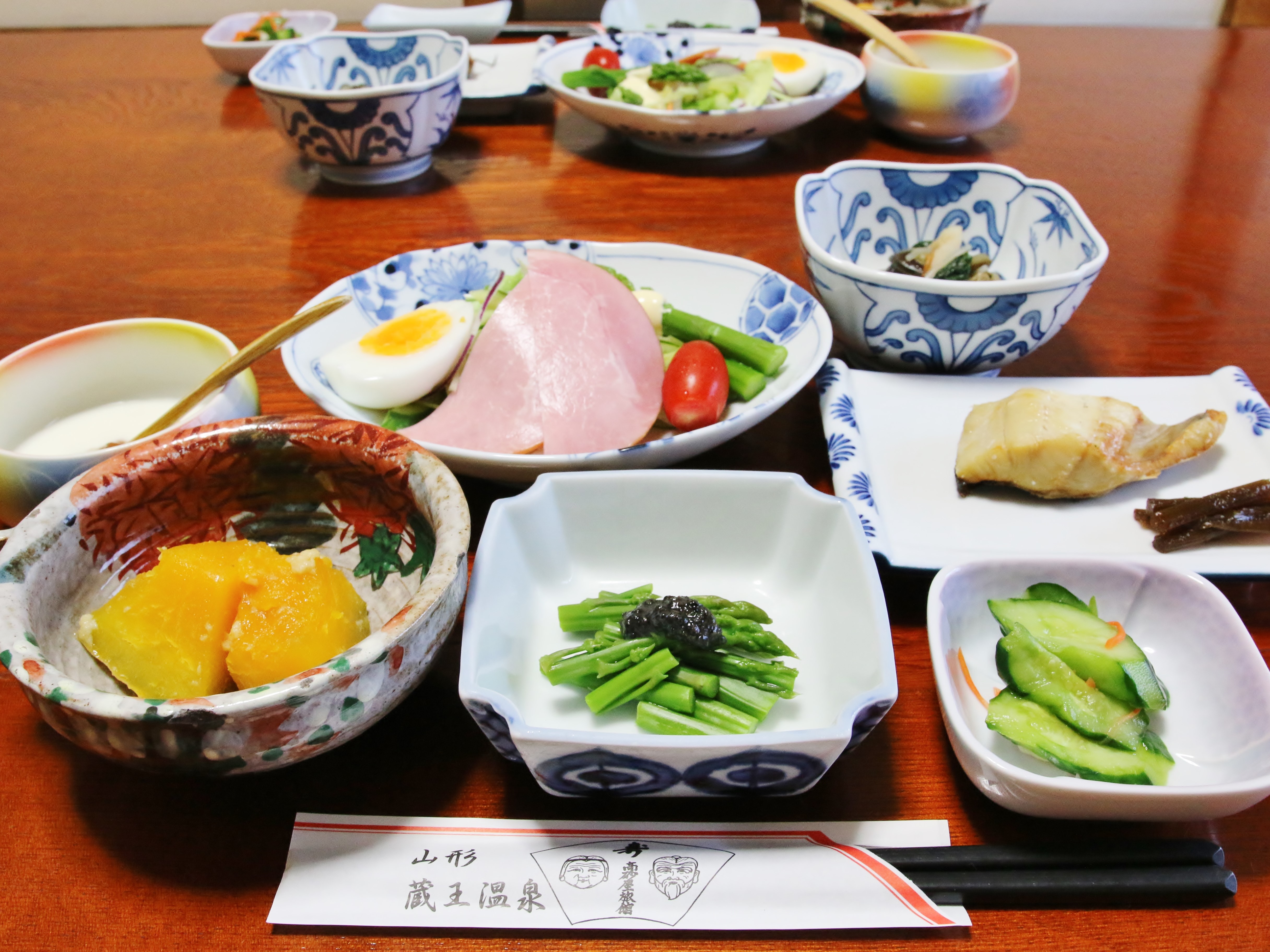 朝食