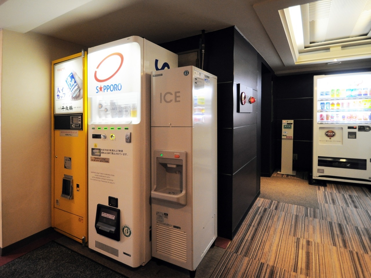 自動販売機と製氷機（3F）