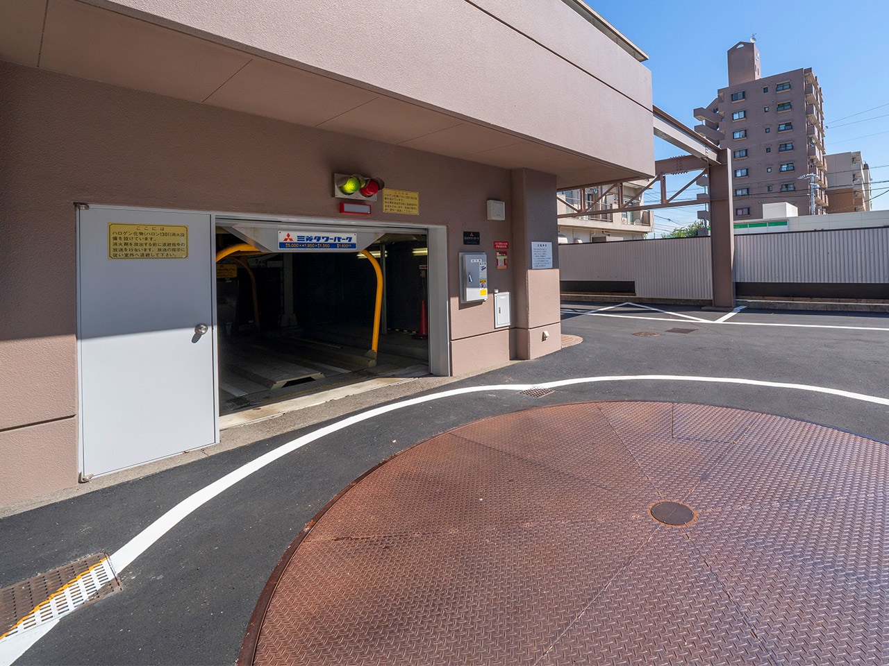 タワー式立体駐車場