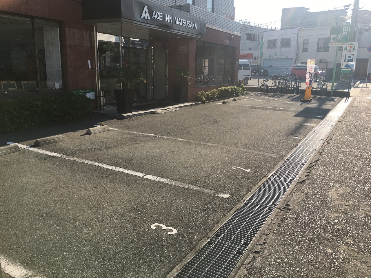 駐車場外観①