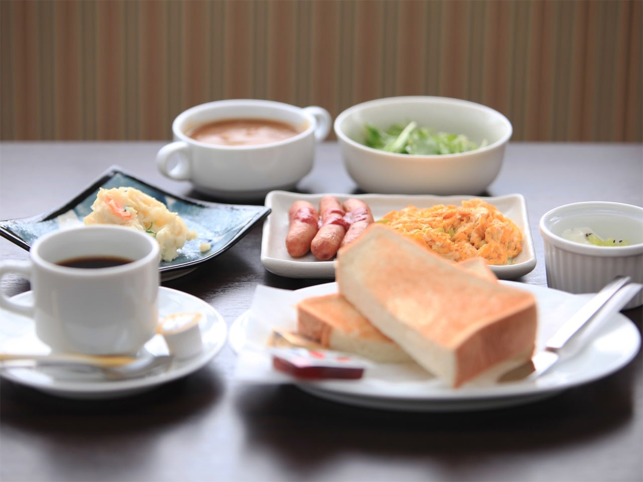 ご朝食（洋食セット例）