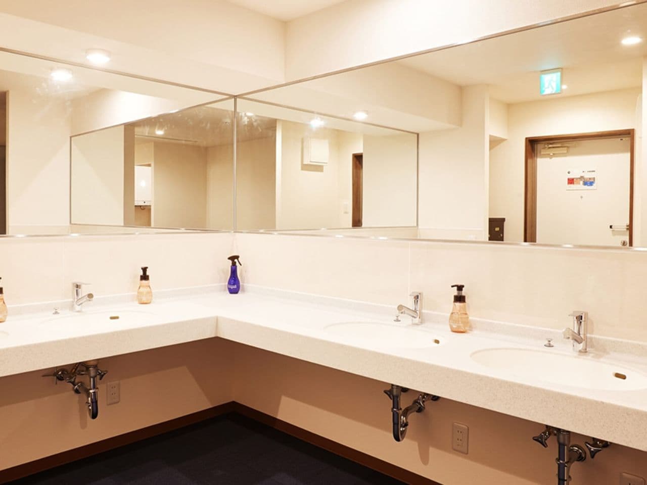 【男性専用キャビン】共用シャワー・トイレ
