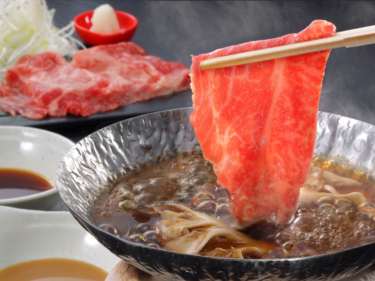 1頭ずつ大切に育まれたA5等級の飛騨牛を使用しております。