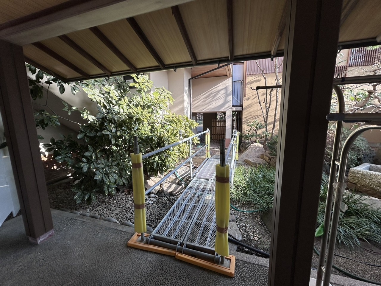 屋外通路