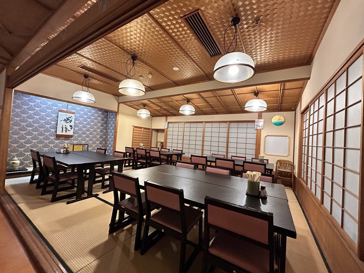 広々とした店内