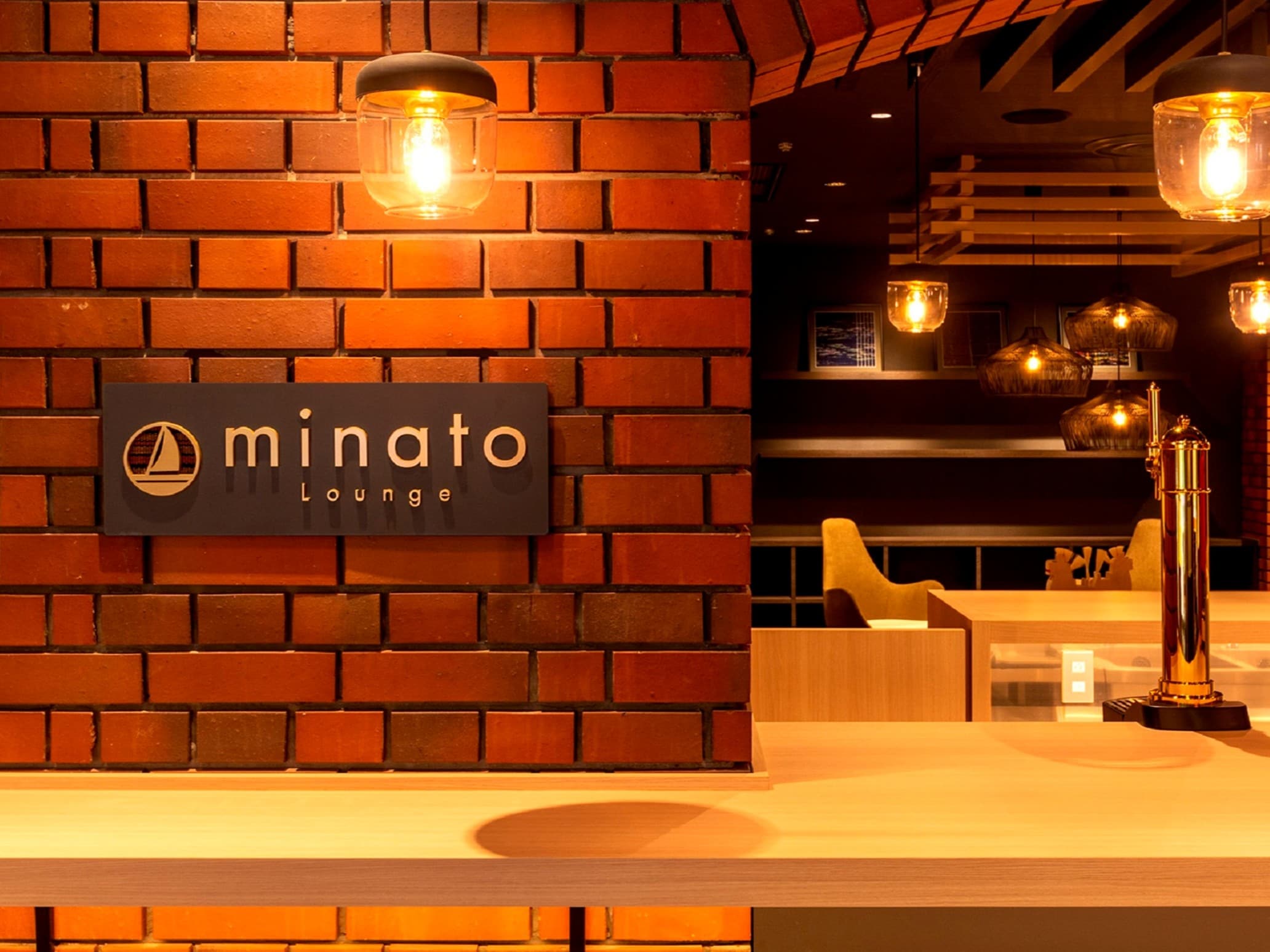 2Fカフェ＆バーラウンジ「minato」