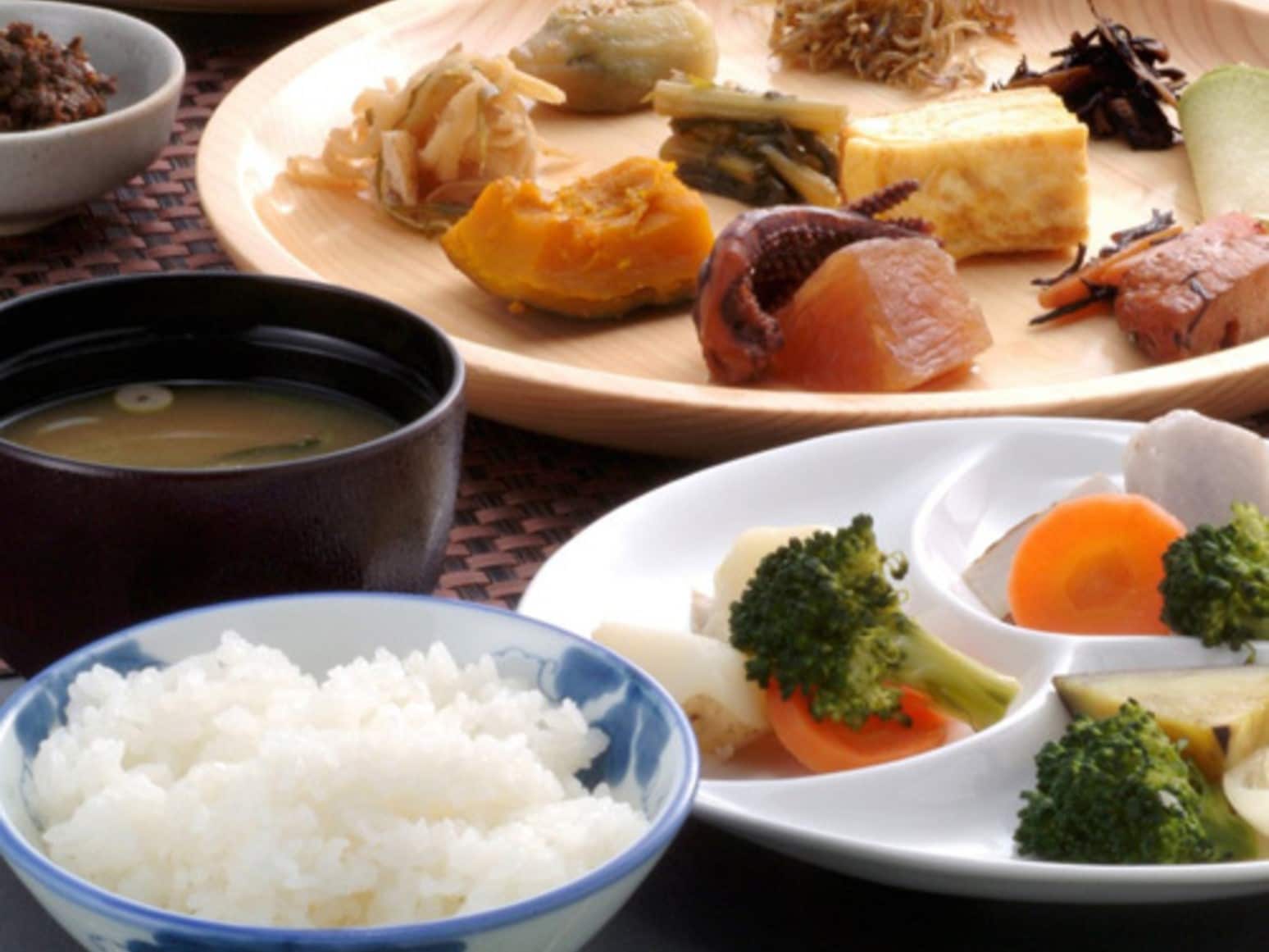 朝食バイキング