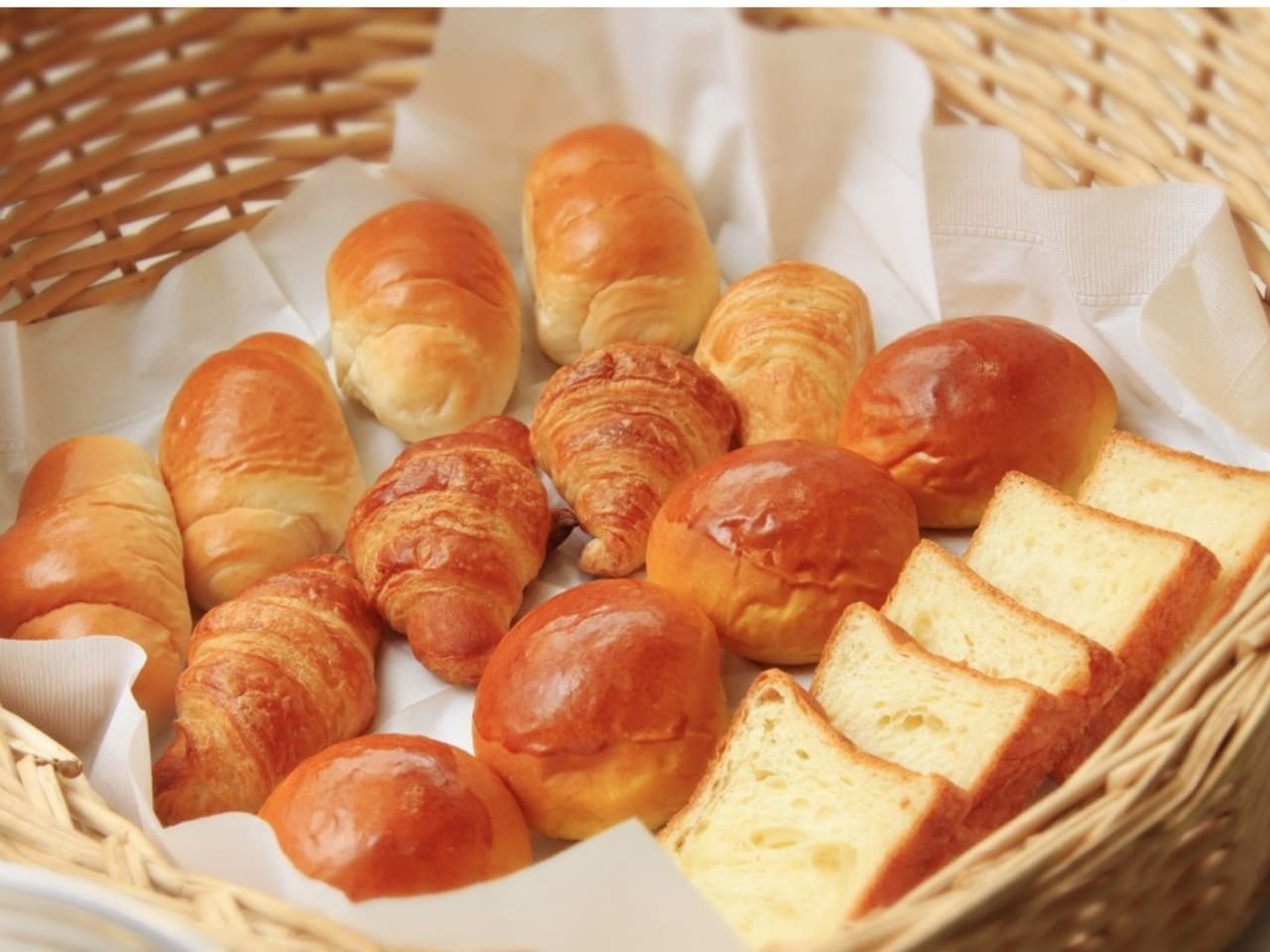 朝食はバイキング形式もしくはセットメニューでご提供いたします。