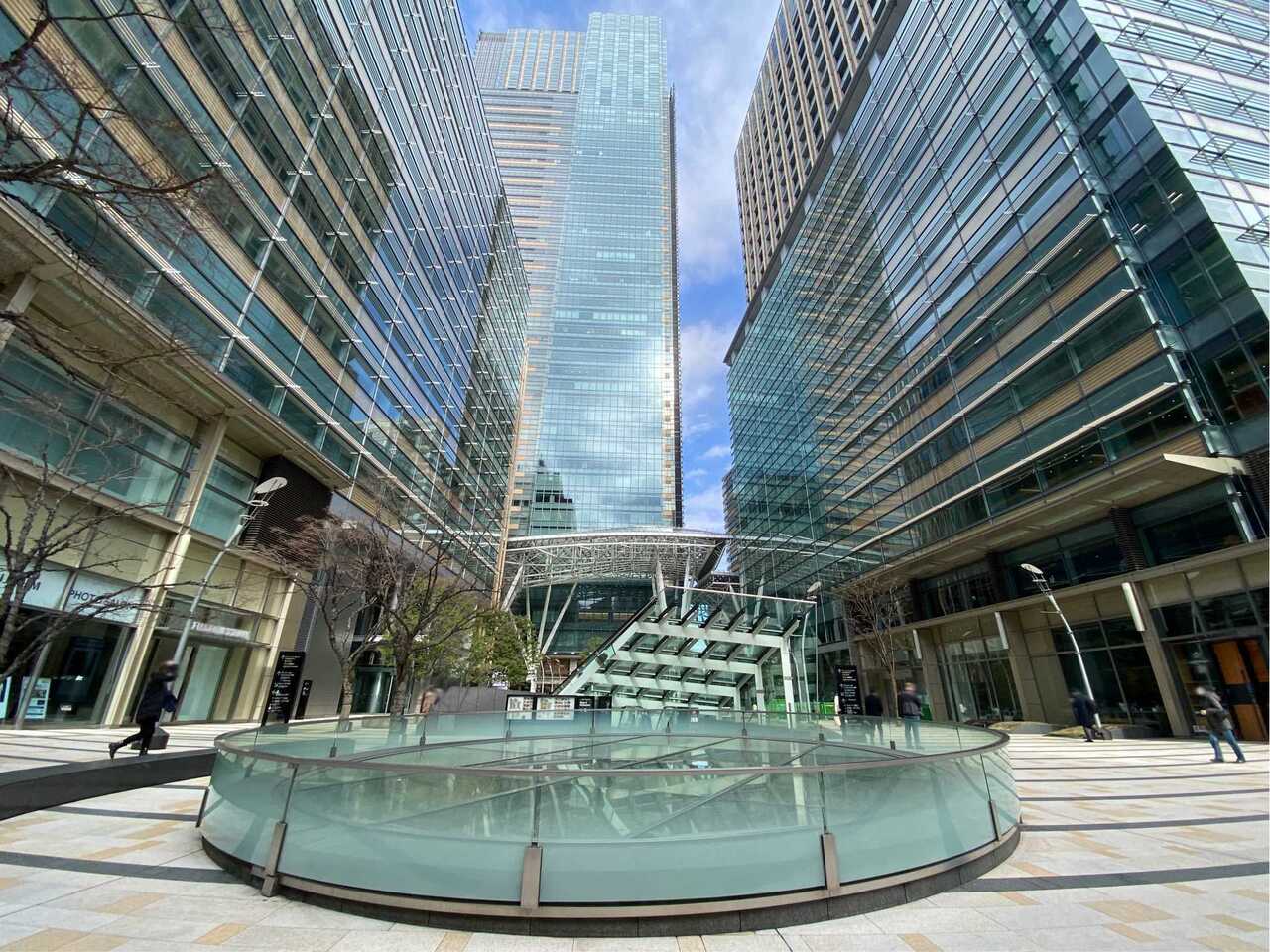 【東京ミッドタウン】文化施設、商業店舗、病院、公園などが集約された複合都市です。画像