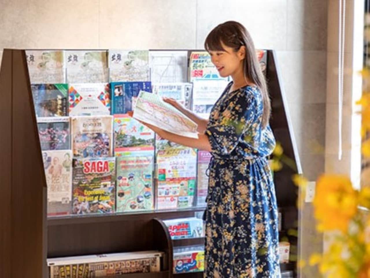 スタッフ手作りの周辺マップやオススメ観光地のチラシを配布しています。