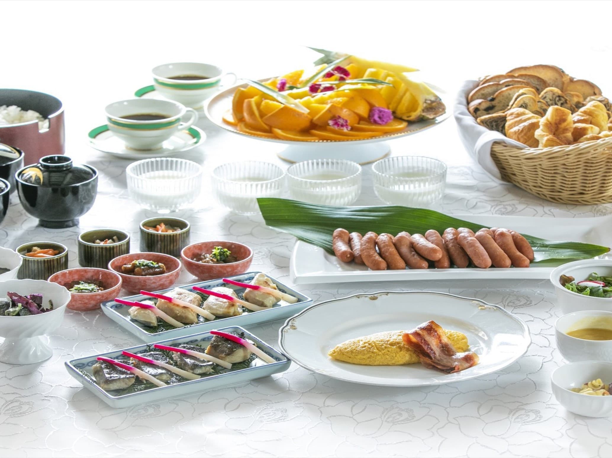 朝食バイキング無料