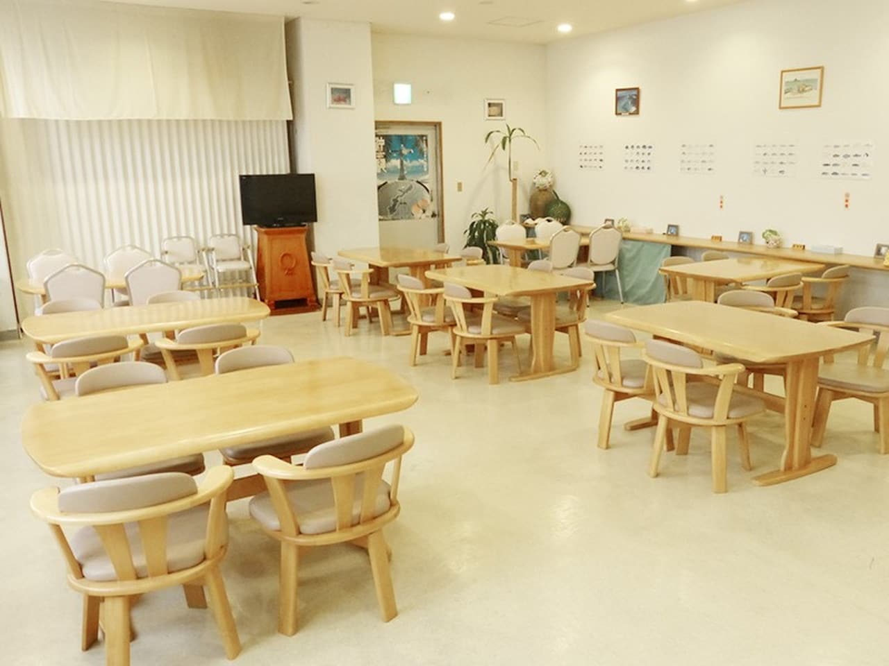 レストラン「くまのみ」
