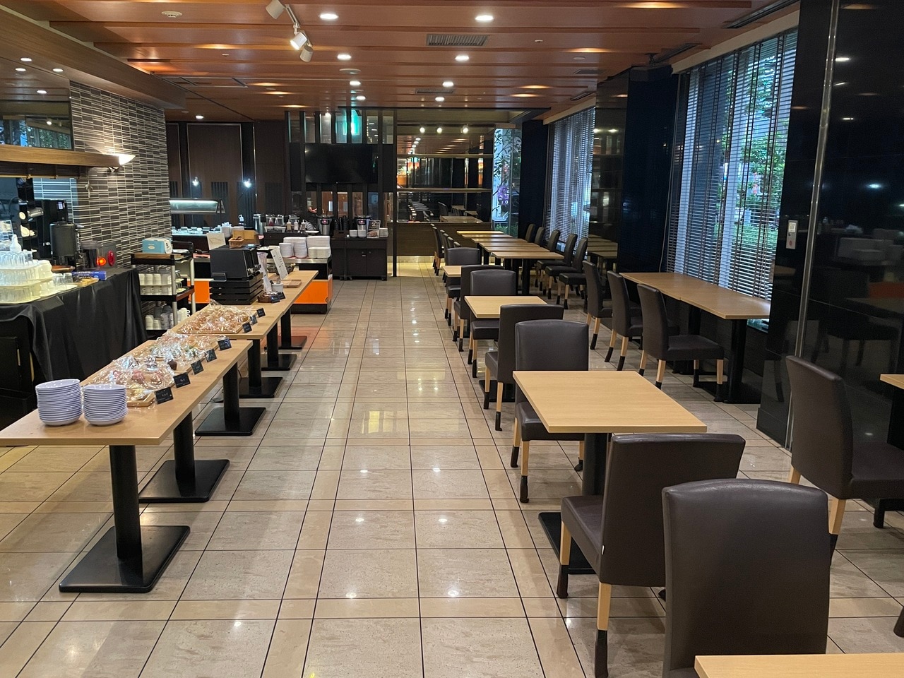 朝食会場アパホテル〈名古屋栄〉1階「三河珈琲店」店内