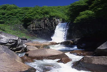 苗名滝画像