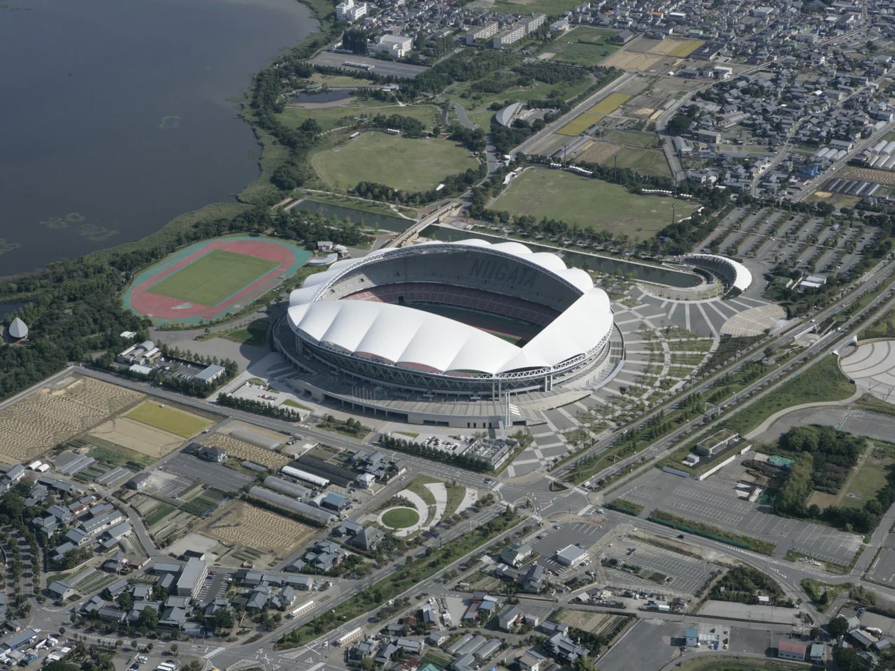 デンカビッグスワンスタジアム【写真提供：公益財団法人新潟県観光協会】画像
