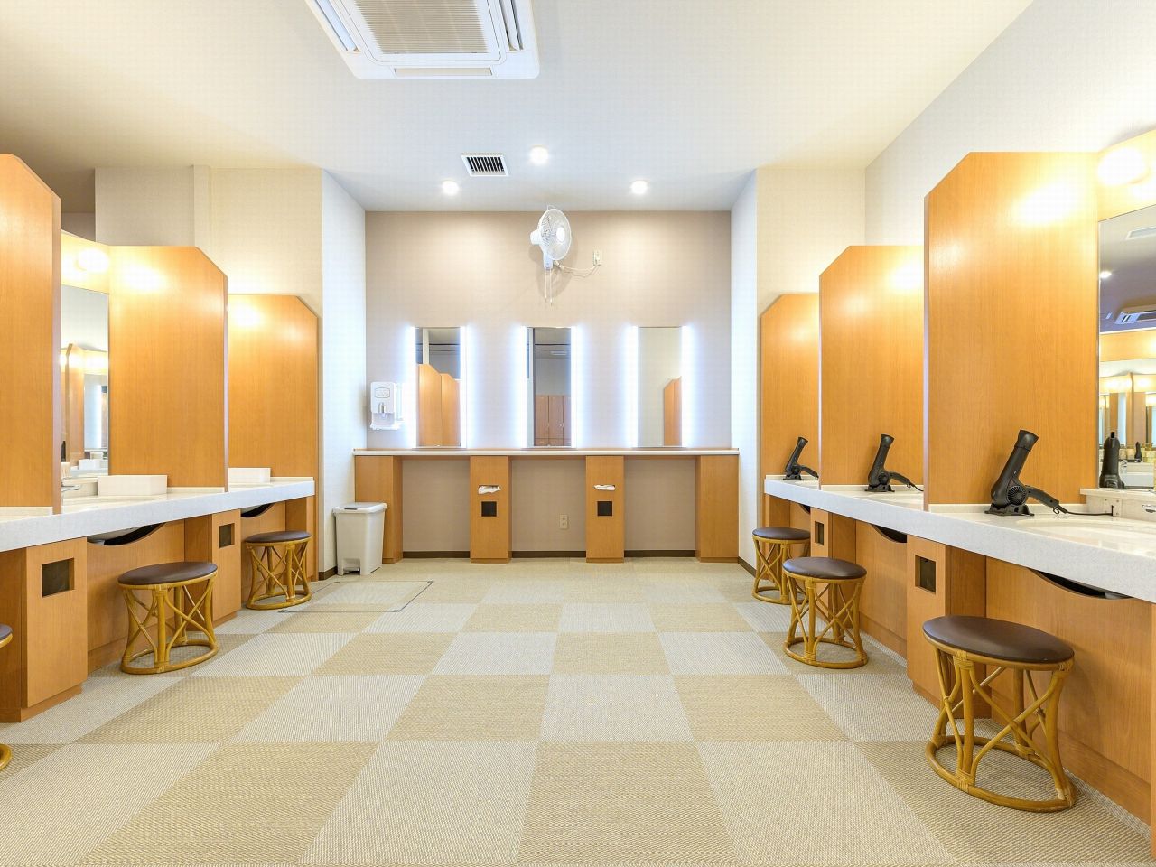 脱衣所パウダールーム