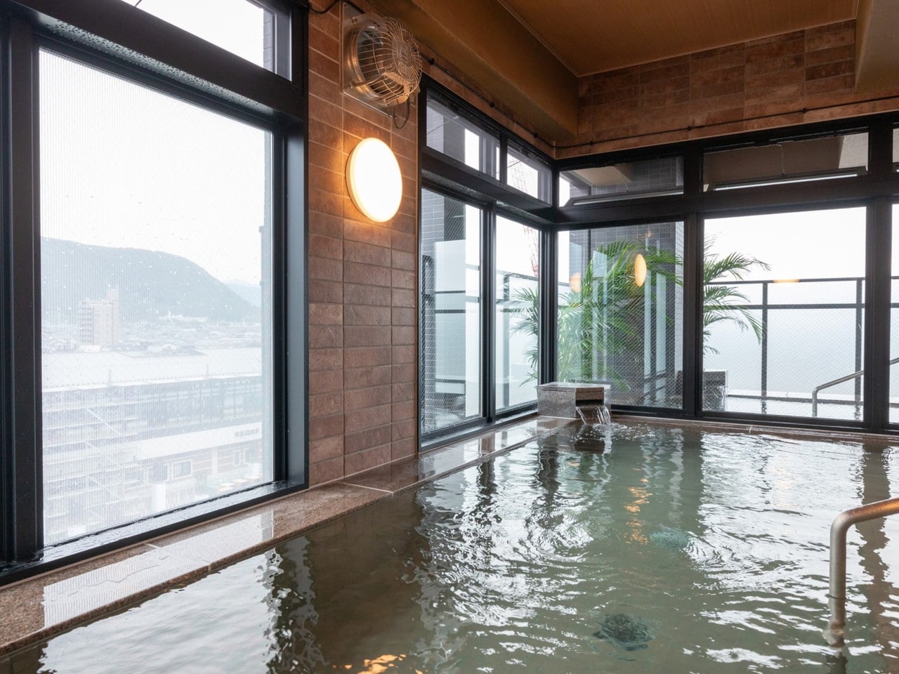 女湯内湯