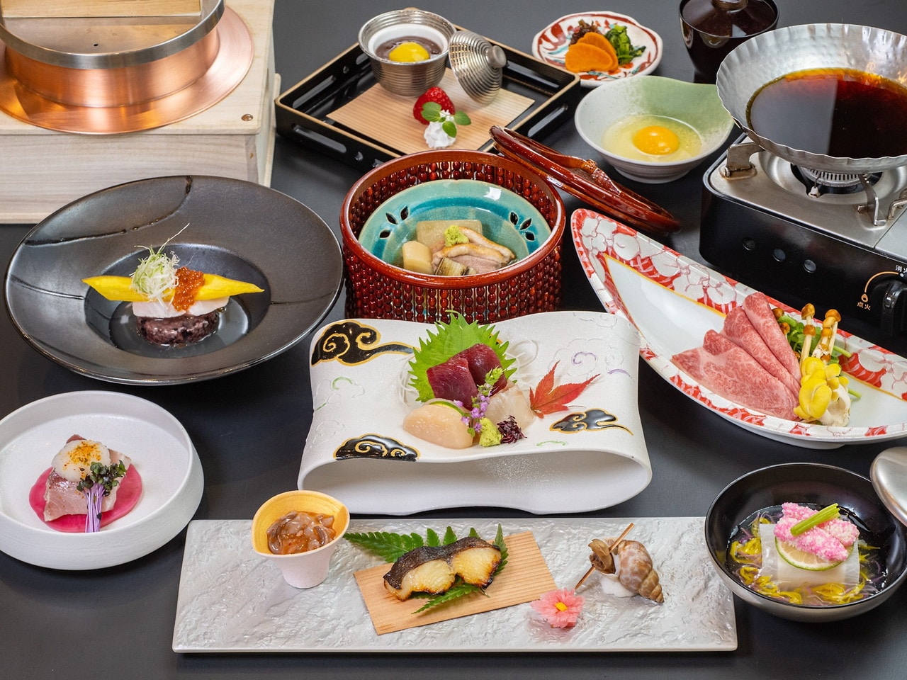 地元食材の持ち味を存分に引き出す、調理長自慢の創作料理。
