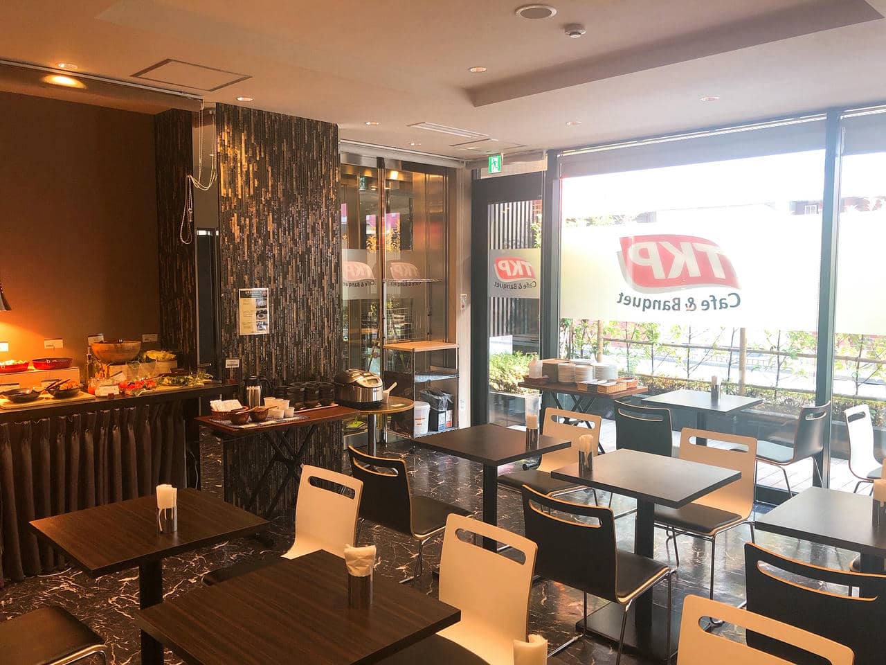 朝食会場