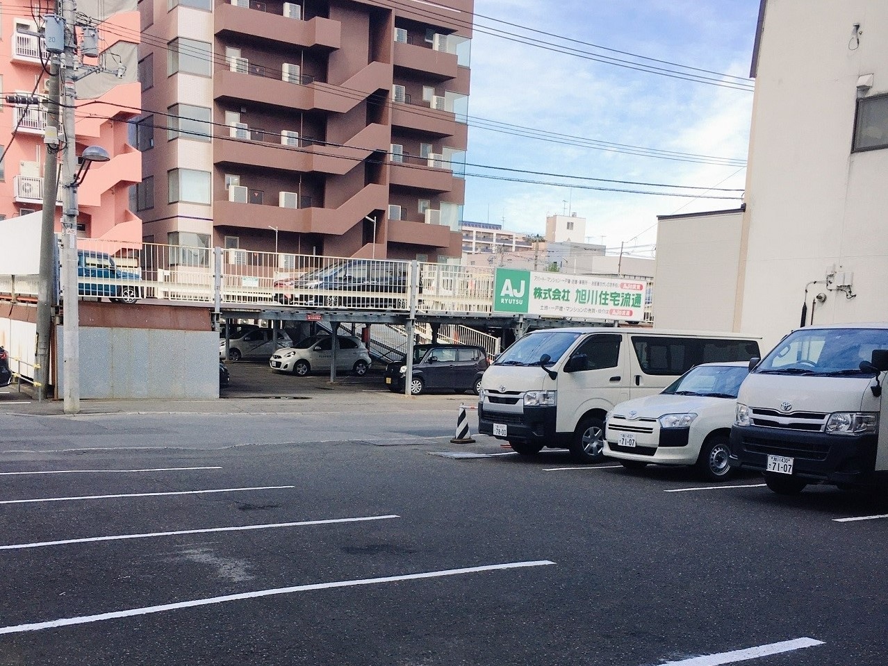 ホテル裏駐車場
