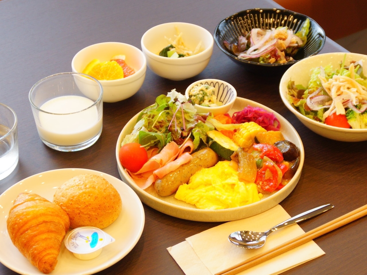 「洋食プレート」の盛り付け一例