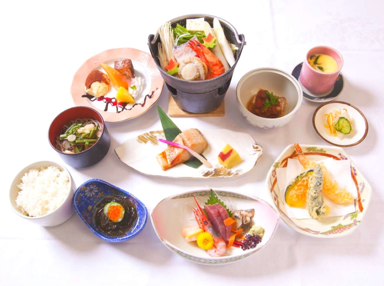 夕食一例 料理長が心を込めてお作りしております。