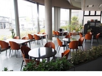 カフェ「ゴールドビュー」 (本館1F)