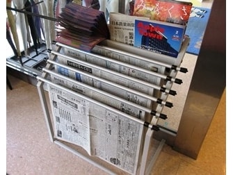新聞コーナー(1F)