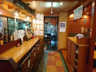 夕食　居酒屋・焼肉　牛鮮　店内
