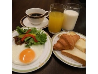 朝食(コンチネンタル)