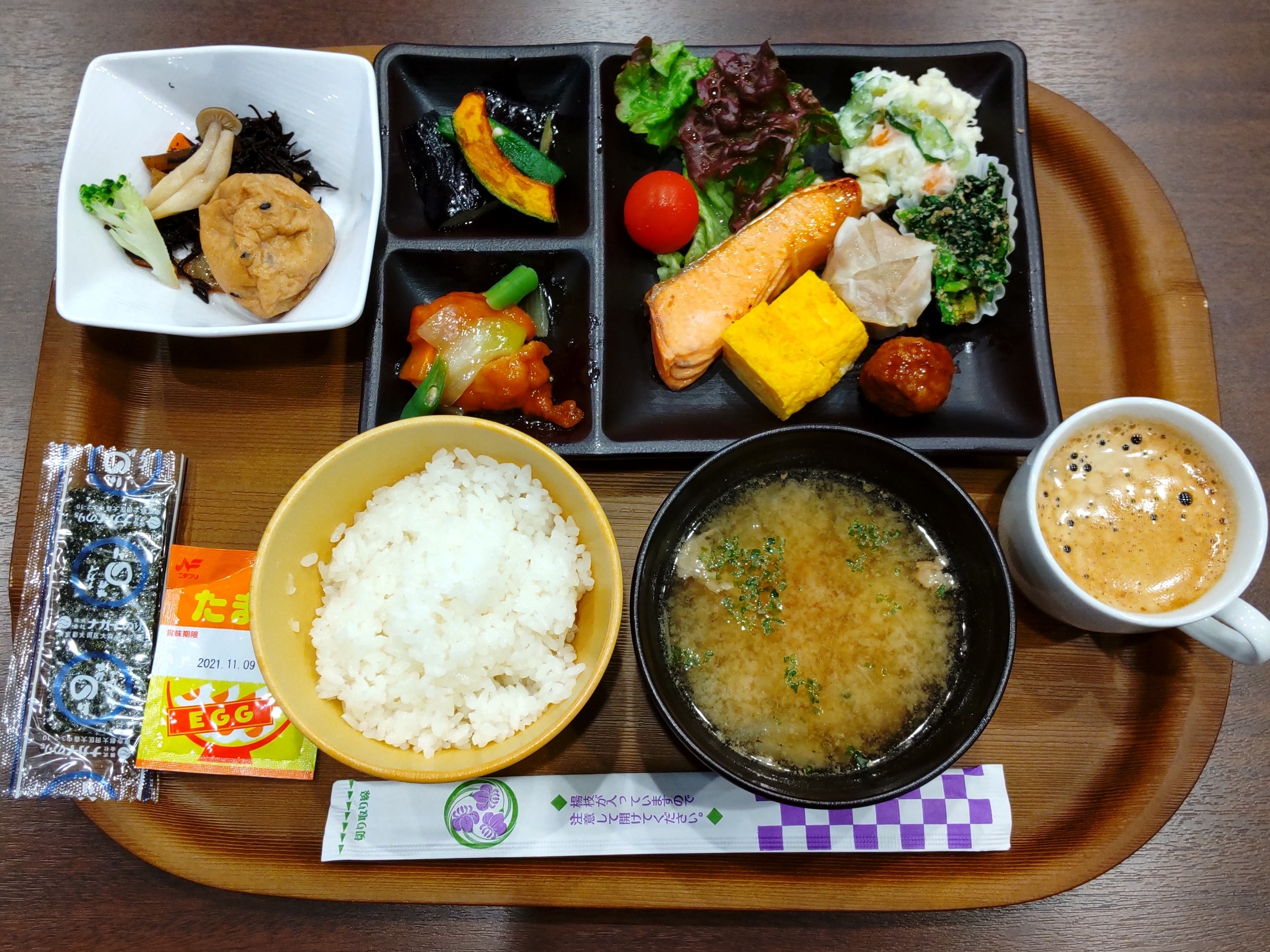 朝食