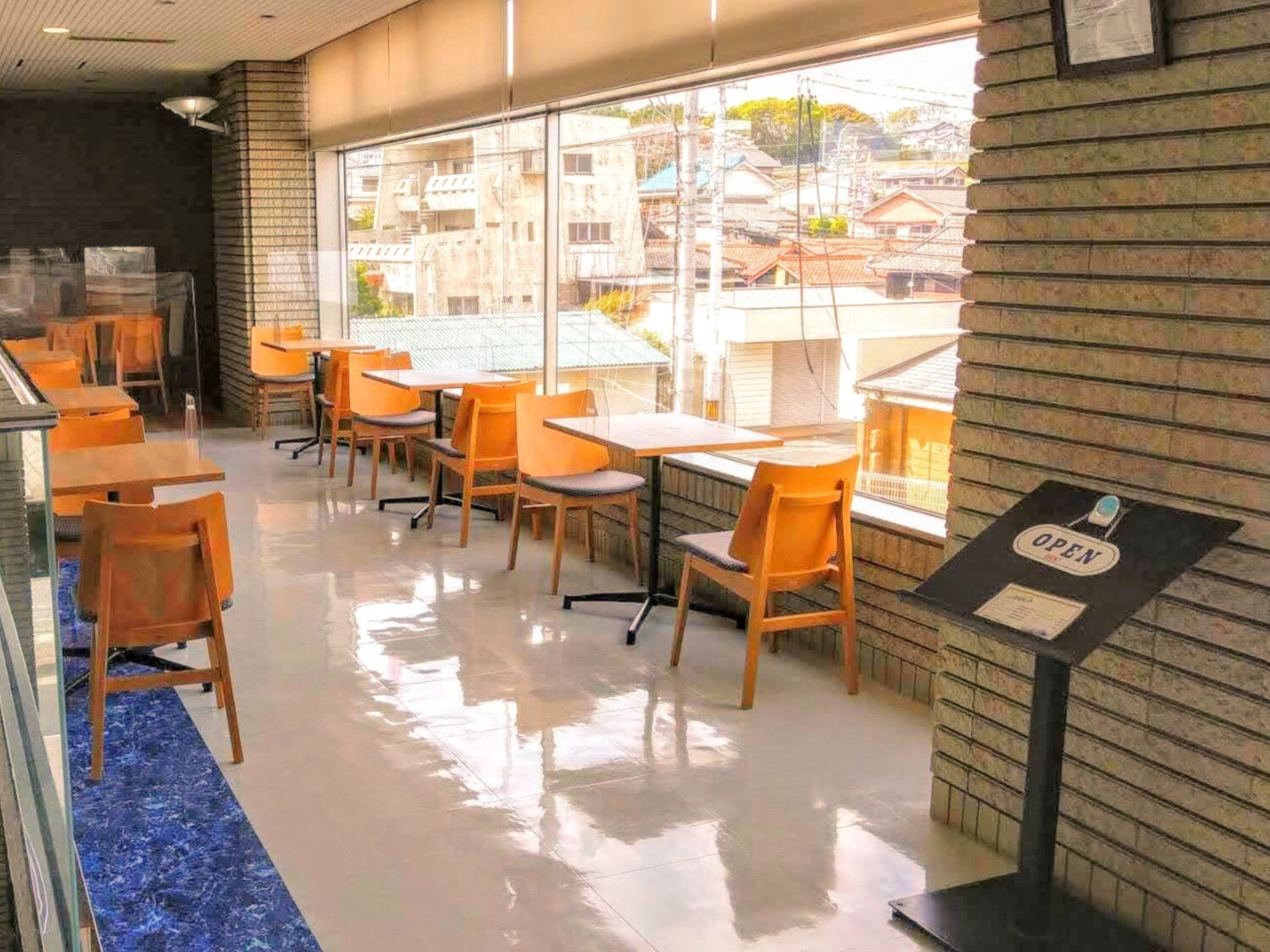 ラウンジ（2階）営業時間 8:00～22:00
